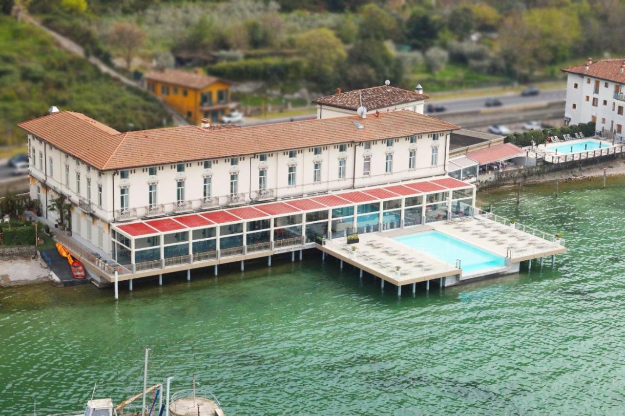 Araba Fenice Hotel Iseo Exterior foto